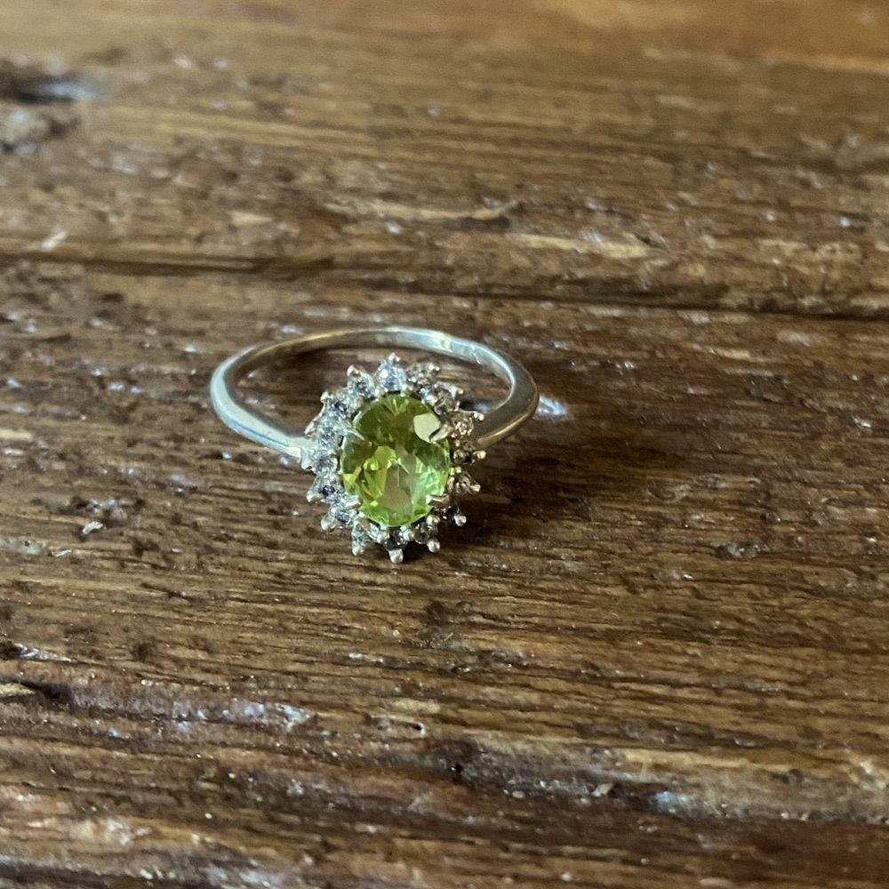 Natural Peridot & White Topaz Ring - Picture 2 of 5